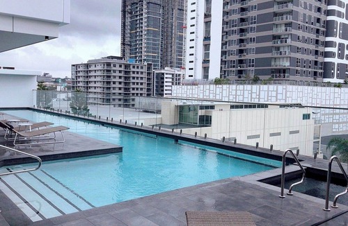 South Brisbane Apartment | Comfortable 2BR w/Pool, Gym and BBQ | Free Parking