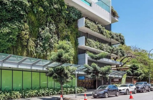 South Brisbane Apartment | Comfortable 2BR w/Pool, Gym and BBQ | Free Parking
