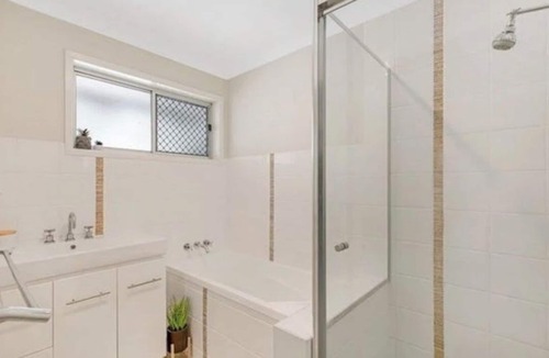 Thornlands House | Comfortable 4 Bedroom House