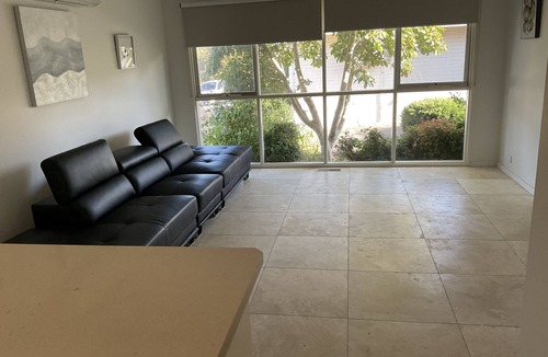 Mount Eliza House | Comfortable private Townhouse within walking distance to restaurants and beaches