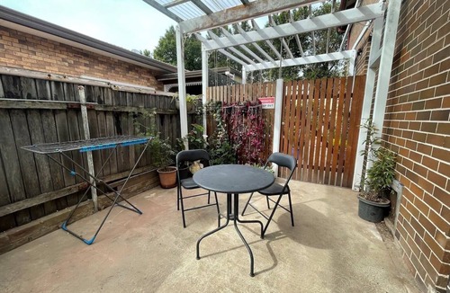 Croydon House | Comfortable spacey cottage, 7.5km to city centre.