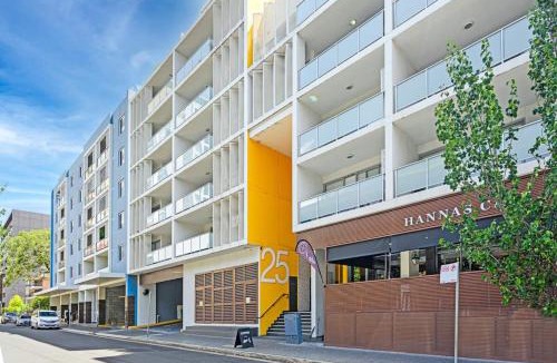 Parramatta Apartment | Comfy 2BR in Parramatta central with free parking
