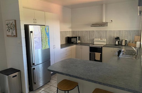 Atherton House | Comfy 4 Bedroom with Country Views