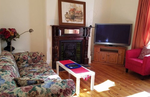 Fitzroy House | COMFY SPACIOUS 5BED HERITAGE HOME10MIN 2CBD