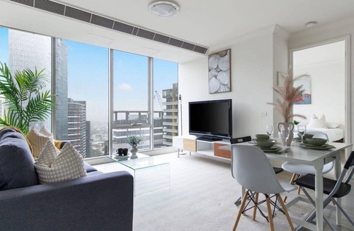 Southbank Apartment | Comfy & Stylish 2BR Apt Next to Crown, City Views