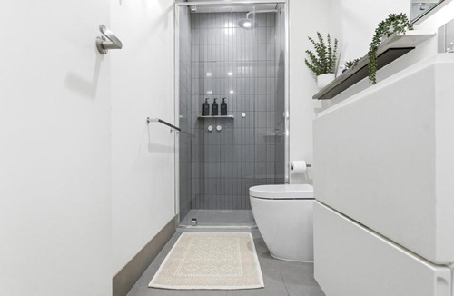 Southbank Apartment | Comfy & Stylish 2BR Apt next to Crown w City Views