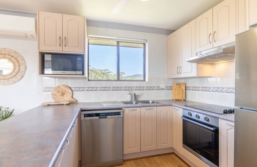 Nelson Bay Apartment | Commodore 6, 6 Intrepid Cl - water views, Air Con, Wi-Fi