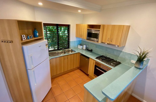 Hamilton Island Villa | COMPASS PT 5 - HAMILTON ISLAND - GREAT BARRIER REEF - WHITSUNDAYS - WHITEHAVEN