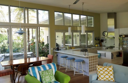 Arrawarra House | Contemporary chic-Ultra modern beach house, 2 mins stroll to beach, pet friendly