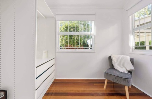 Windsor House | Contemporary Cute! 2Bed/1Bath/1Car~House~10min CBD