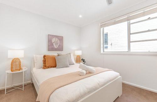Eastwood House | Conveniently Located Double Room Near Eastwood - Shared Bathroom and Kitchen