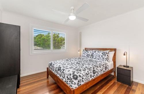 Yamba House | Convent Cottage - Pet-Friendly Stay in the Heart of Yamba - Holiday Yamba