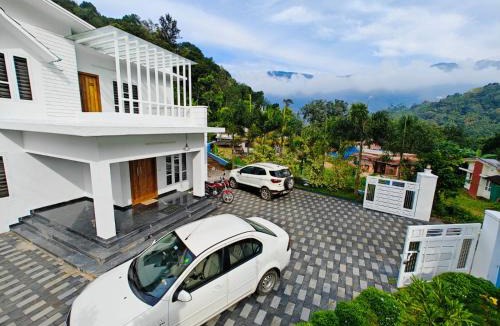 Devikolam Bed & Breakfast | Cool Nest Pool Villa Munnar by VOYE HOMES
