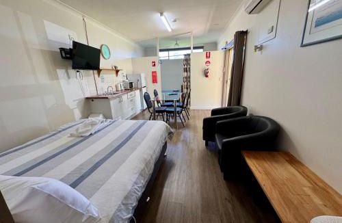 Cootamundra Apartment | Cootamundra Caravan Park