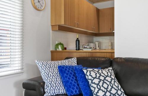 Lorne House | Cora Lynn 13