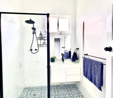 Cessnock House | Corner Cottage- Pool Table, WiFi, AC & Firepit