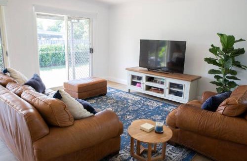 Cessnock House | Corner Cottage- Pool Table, WiFi, AC & Firepit
