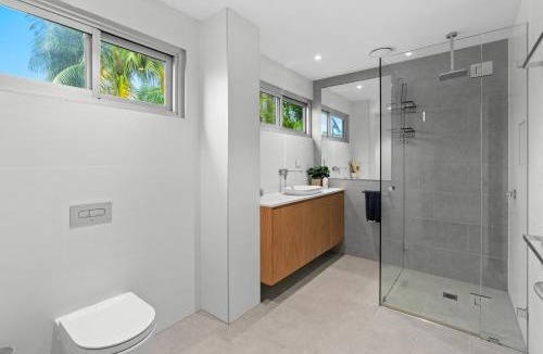 Bilgola Plateau House | Costal Three-Storey Home with Panoramic Sea Views
