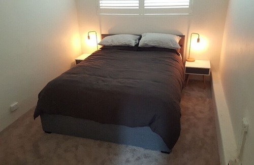 Bar Beach Apartment | Cosy and Sunny Unit between Cooks Hill and Bar Beach