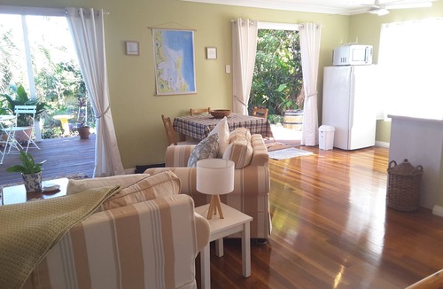 Manly West Apartment | Cosy Bayside Studio - A Quiet Winter Retreat