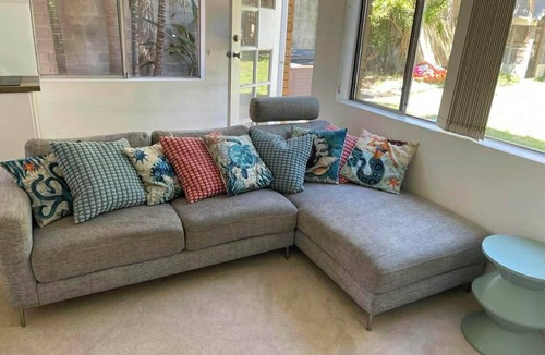 Cronulla Apartment | Cosy beachside retreat! 2 minutes walk to the beach