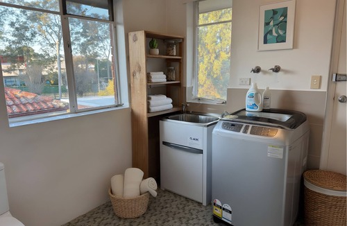 Parramatta Apartment | Cosy place to stay near WSU