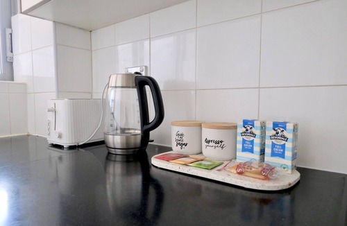 Coogee Apartment | Cosy Poolside Coogee Beach Sanctuary
