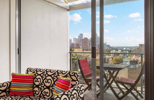 Darlinghurst Apartment | Cosy Studio with City Views