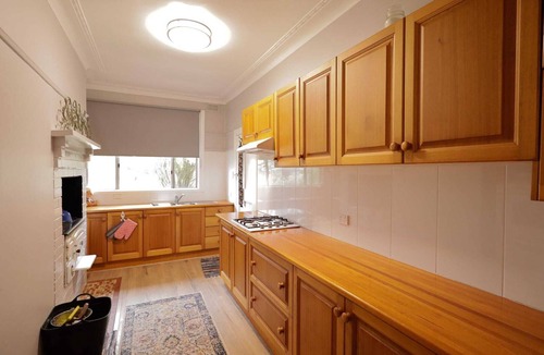 Tenterfield Apartment | Cosy Sun-Filled Cottage