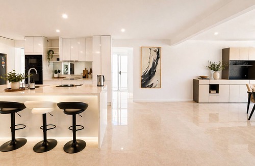 Broadbeach Waters House | Côte d’Azur - 4BR GC Waterfront Dream Home with Pool