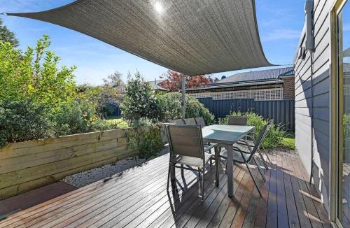 Orange House | Cottage on Lords