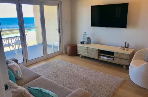 Cottesloe Apartment | Cottesloe Beachfront Ocean View Apartment
