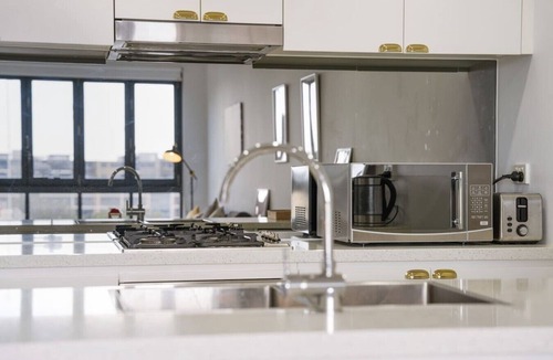 Rosebery Apartment | Cozy 2B2B near CBD & Airport-w/parking & pets