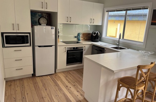 Moruya Heads House | Cozy beach 2 bedroom cottage on South Coast