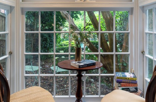 Neutral Bay Apartment | Cozy City Studio I Perfect for couples