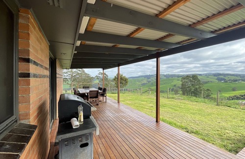 Mount Eccles House | Cozy comfort, spectacular view, central South Gippsland location! Sleeps 12!