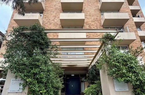 Kirribilli Apartment | Cozy Kirribilli Studio with Sydney city and water views.