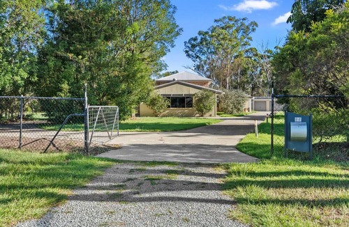 Capalaba House | Cozy & Spacious 2-Bedroom Retreat
