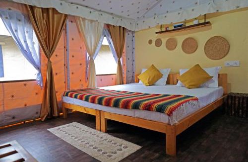 Gunehr Hotel | Crazy Cub Camp