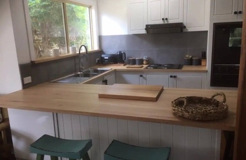 Crescent Head Cottage | Crescent Head 4 bedroom waterfront beach cottage