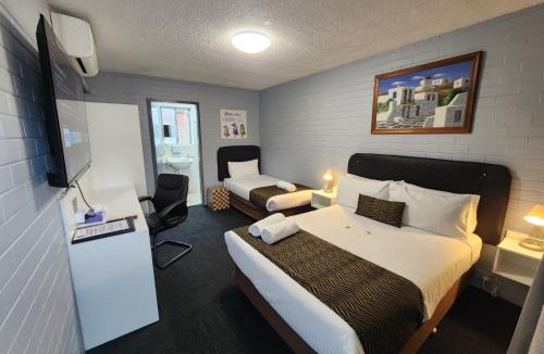 Queanbeyan Hotel | Crest Motor Inn