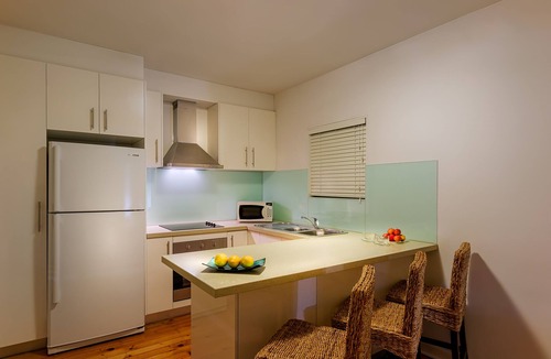 St Kilda Hotel | Crest on Barkly Serviced Apartments