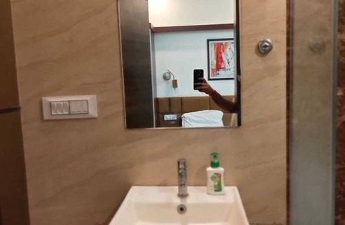 Hapur Hotel | Crown Palace Hotel & Restaurant