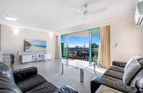 Surfers Paradise Apartment | Crown Tower Stunning 2 Bedroom Apartment