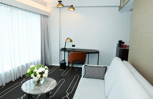 Mascot Hotel | Crowne Plaza Sydney Airport by IHG