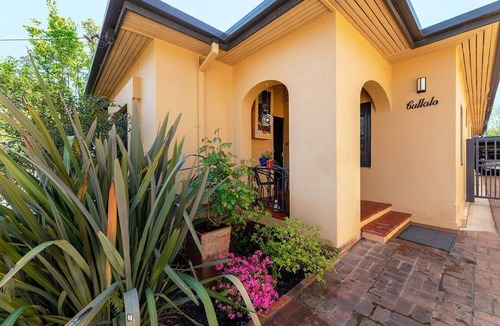 East Albury Apartment | Cullalo ArtHouse- gorgeous accommodation combined with an art gallery! - Stunning one bedroom apartment in east Albury