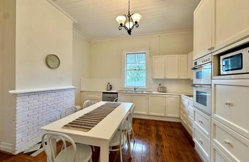 Young Apartment | Currawong Corner Cottage