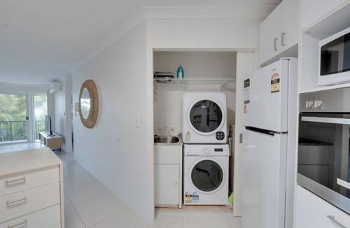Currumbin Apartment | Currumbin 2BR Pool Days and Beach Walks