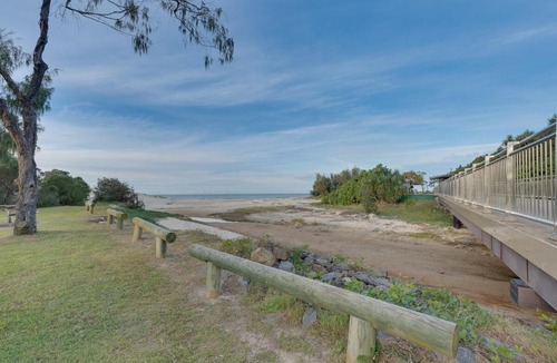 Currumbin Apartment | Currumbin 2BR Pool Days & Beach Walks