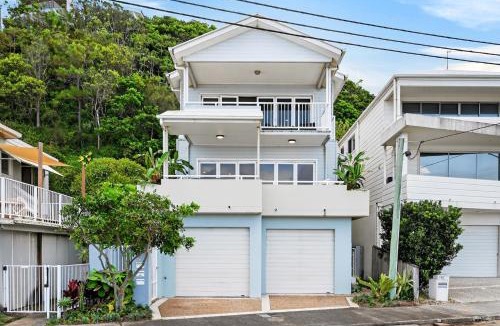Currumbin House | Currumbin Beach House - Oceanfront